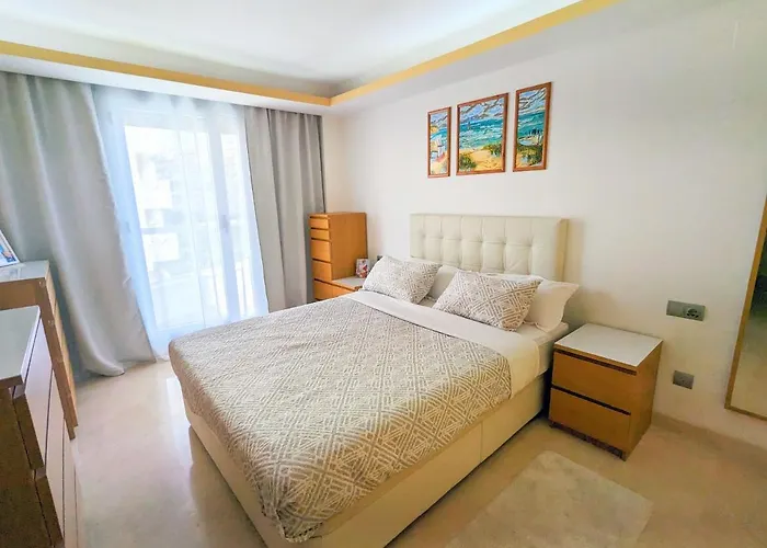 4814 з Bedrooms San Pedro