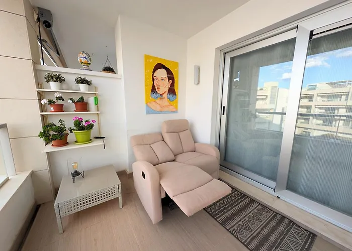 4814 з Bedrooms San Pedro *